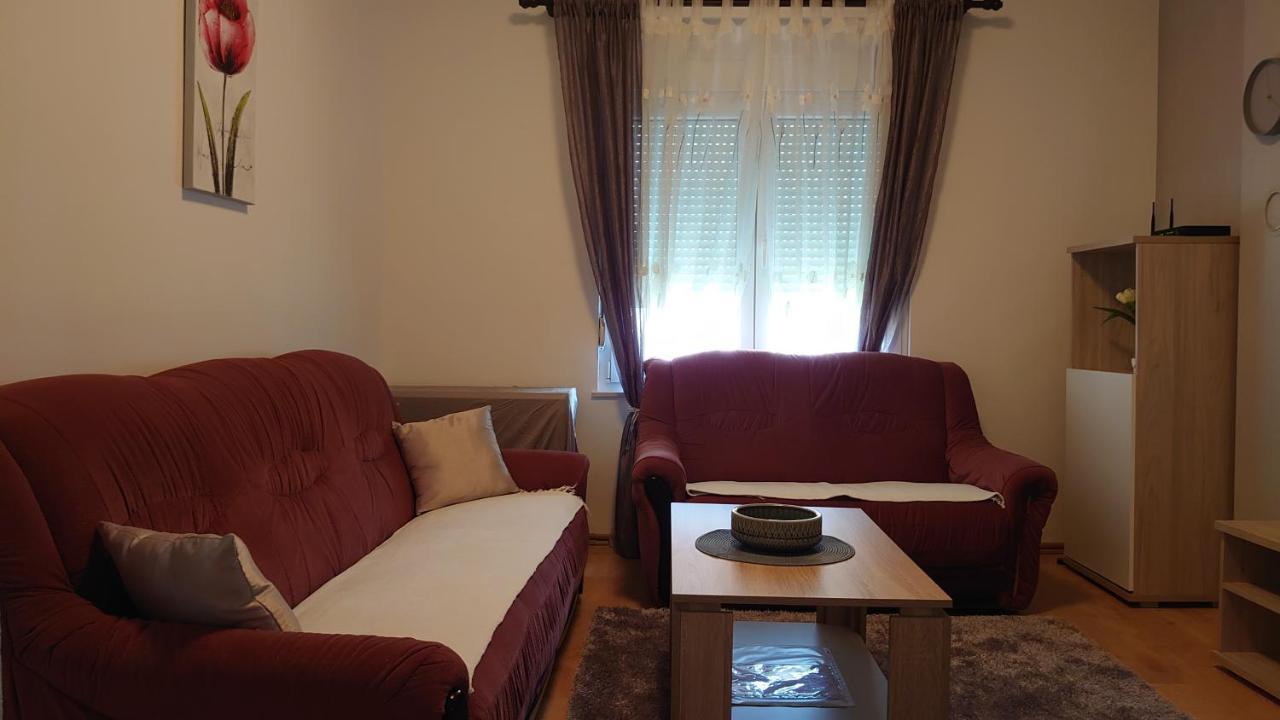 Apartments Tulipan - With Free Private Parking Garage Мостар Екстериор снимка