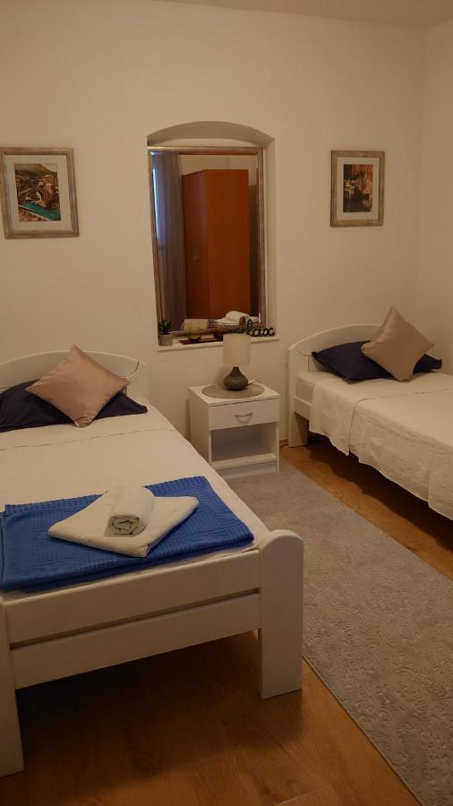 Apartments Tulipan - With Free Private Parking Garage Мостар Екстериор снимка