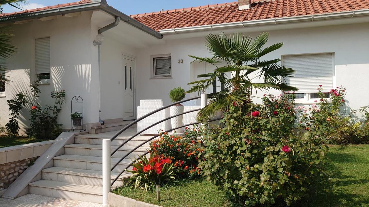 Apartments Tulipan - With Free Private Parking Garage Мостар Екстериор снимка