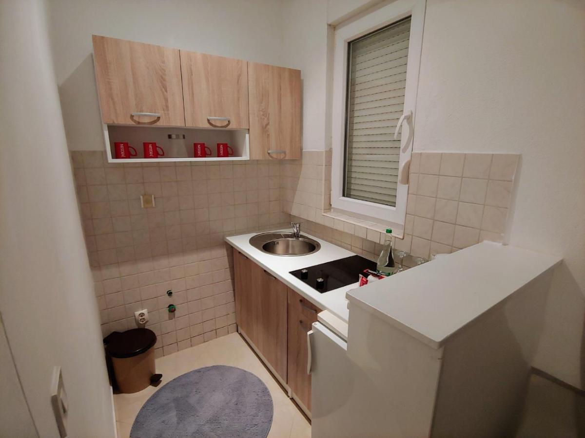 Apartments Tulipan - With Free Private Parking Garage Мостар Екстериор снимка
